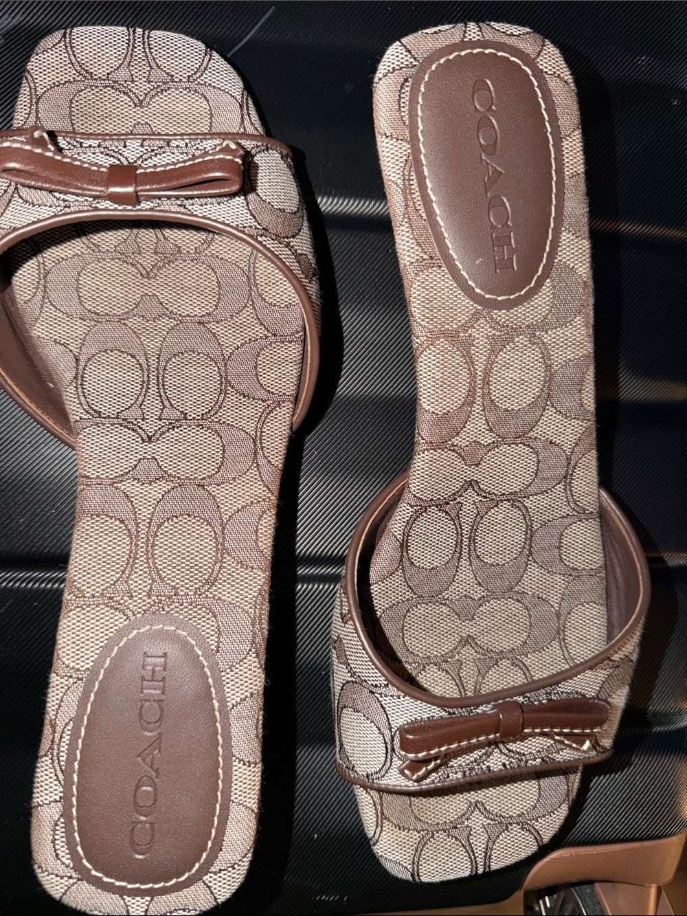 Coach Beige & Brown Signature kitten heals - Picture 2 of 3